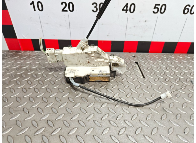 Замок двери передней левой к Citroen Jumpy, 2010г.