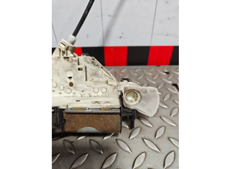 Замок двери передней левой к Citroen Jumpy, 2010г.