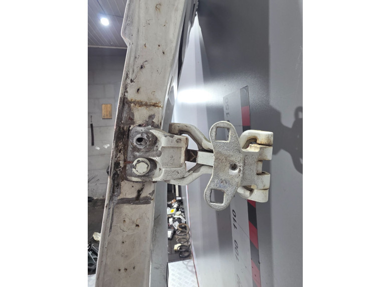 Петля двери задней правой к Fiat Ducato, 2010г.