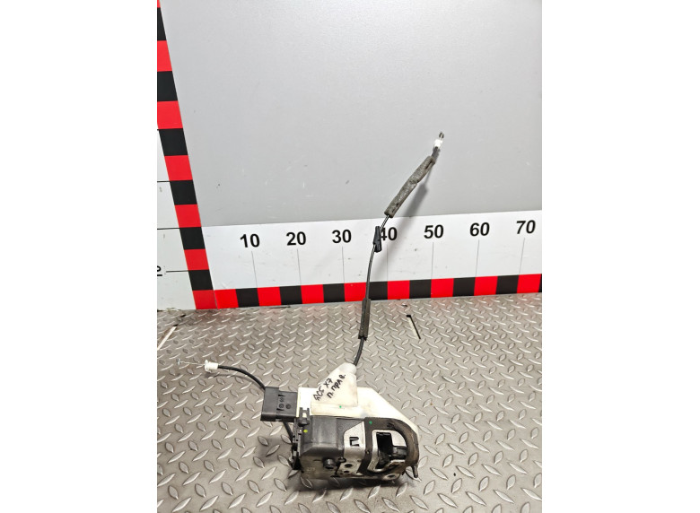 Замок двери передней правой к Citroen C5, 2011г.