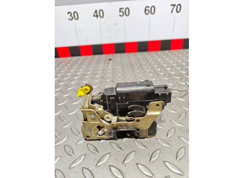 Замок двери передней левой к Opel Movano, 2005г.