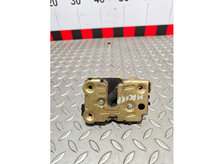 Замок двери передней правой к Opel Movano, 2001г.