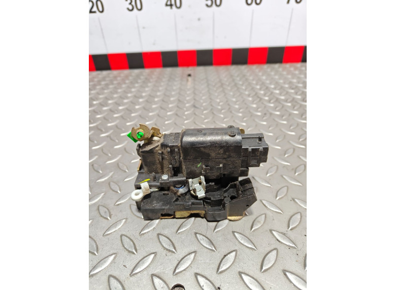 Замок двери передней правой к Opel Movano, 2005г.