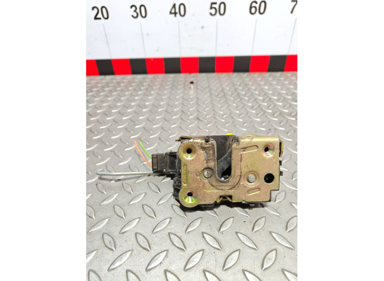 Замок двери передней правой к Opel Movano, 2006г.