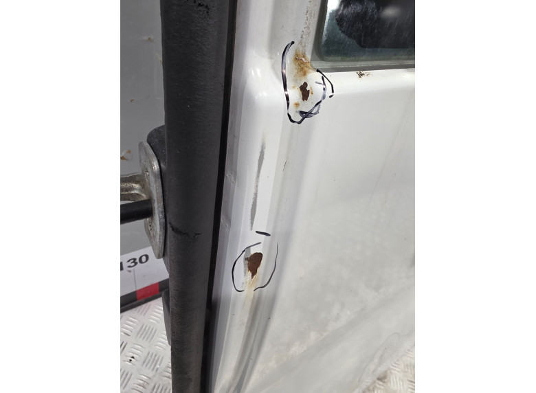 Дверь задняя распашная правая к Opel Vivaro, 2005г.