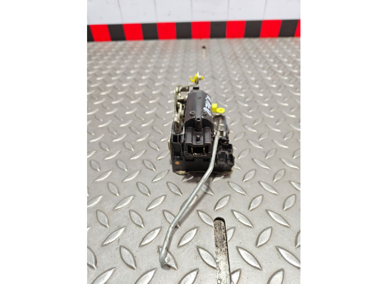 Замок двери передней левой к Renault Master, 2008г.