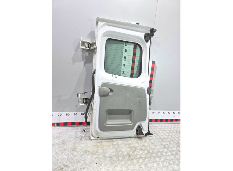 Дверь задняя распашная правая к Opel Vivaro, 2005г.