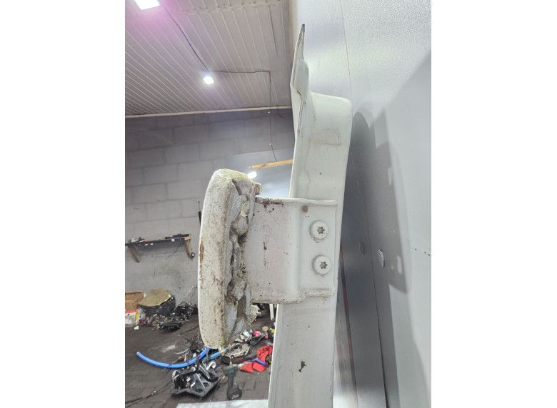 Петля двери задней правой к Peugeot Boxer, 2008г.