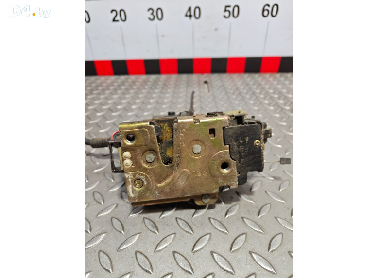 Замок двери задней правой к Volkswagen Passat 2000 г.