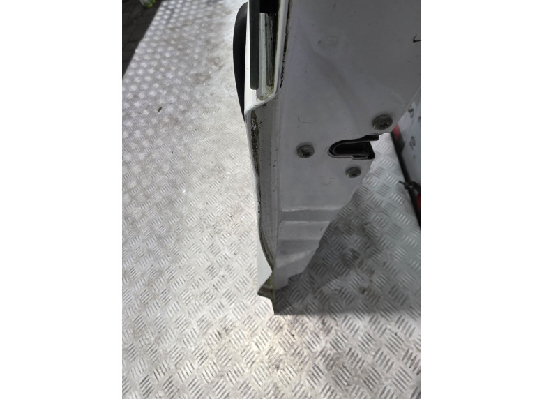 Дверь задняя распашная левая к Renault Trafic, 2005г.