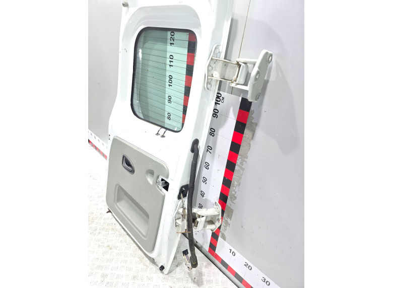 Дверь задняя распашная левая к Renault Trafic, 2005г.