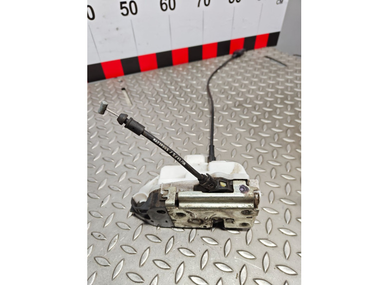 Замок двери передней правой к Renault Megane, 2005г.