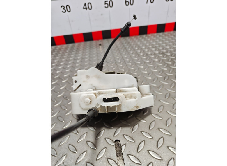 Замок двери передней правой к Renault Megane, 2005г.