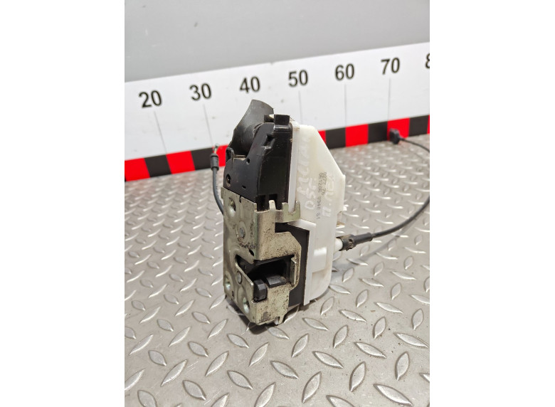 Замок двери передней левой к Renault Megane, 2005г.