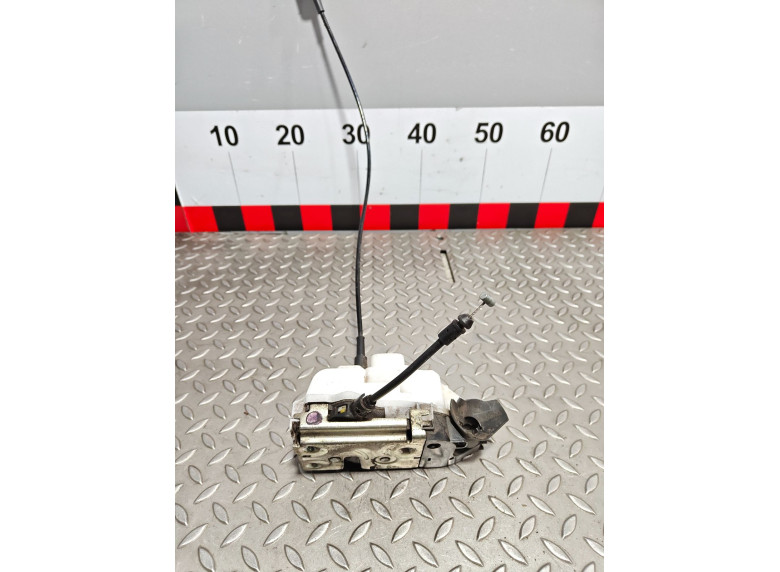 Замок двери передней левой к Renault Megane, 2005г.