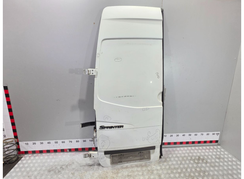 Дверь задняя распашная левая к Mercedes Sprinter, 2010г.