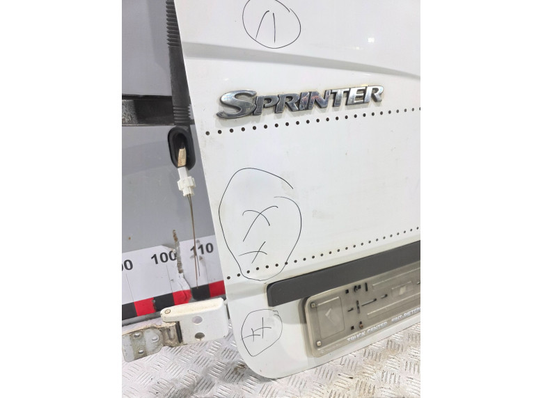 Дверь задняя распашная левая к Mercedes Sprinter, 2010г.