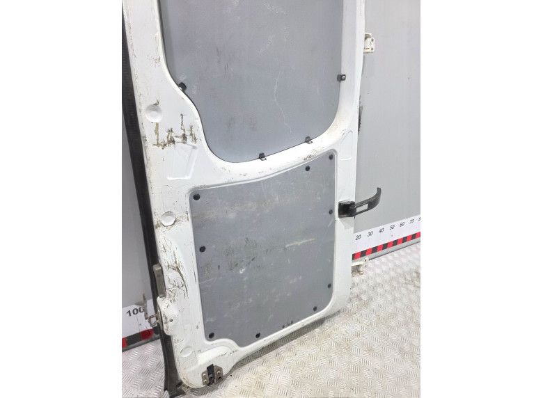 Дверь задняя распашная левая к Mercedes Sprinter, 2010г.