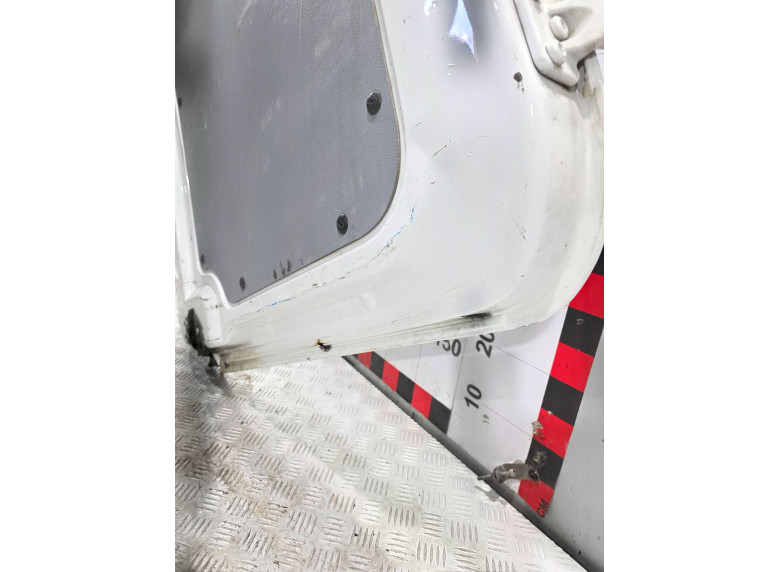 Дверь задняя распашная левая к Mercedes Sprinter, 2010г.