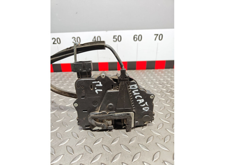 Замок двери передней левой к Peugeot Boxer, 2008г.