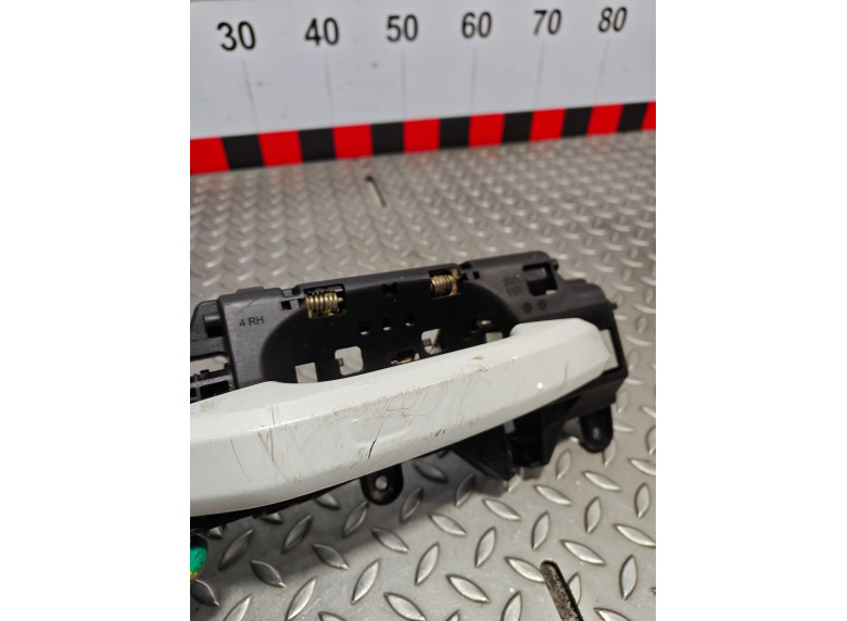 Ручка наружная задняя правая к Audi A4, 2019г.