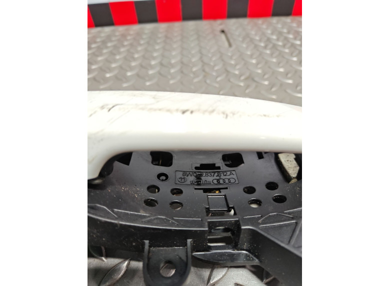 Ручка наружная задняя правая к Audi A4, 2019г.