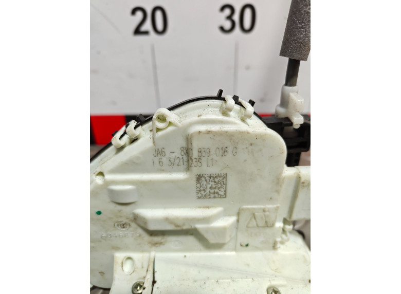 Замок двери задней правой к Audi A4, 2021г.