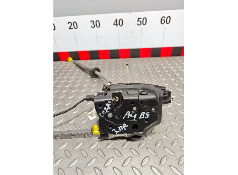 Замок двери задней правой к Audi A4, 2021г.