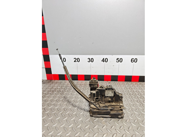 Замок двери передней правой к Peugeot Boxer, 2009г.