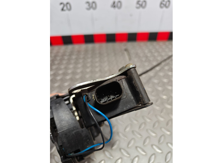 Замок двери передней левой к Mercedes Vito W639, 2006г.