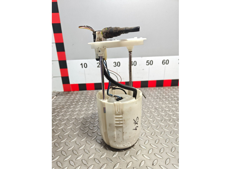 Насос топливный к Suzuki SX4, 2008г.