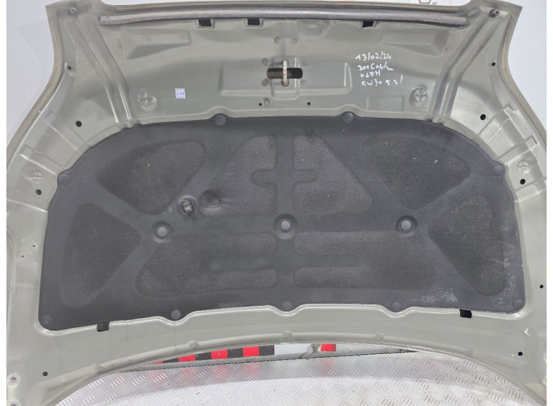 Шумоизоляция капота к Kia Soul, 2010г.