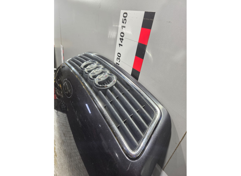 Решетка радиатора к Audi A6, 1998г.