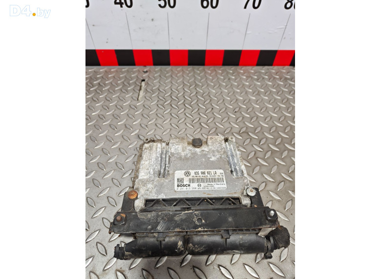 Блок управления двигателем к Volkswagen Passat 2006 г.