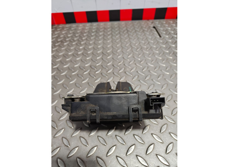 Замок багажника к Opel Astra, 2007г.