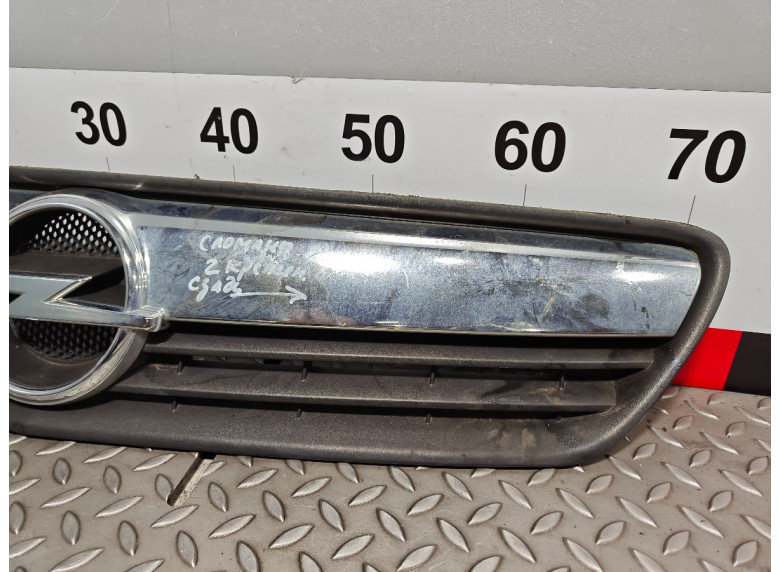 Решетка радиатора к Opel Meriva, 2008г.