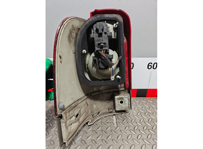 Фонарь задний правый к Volkswagen Sharan, 2005г.