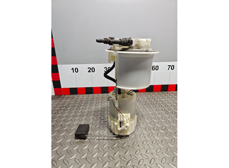 Насос топливный к Citroen C1, 2010г.