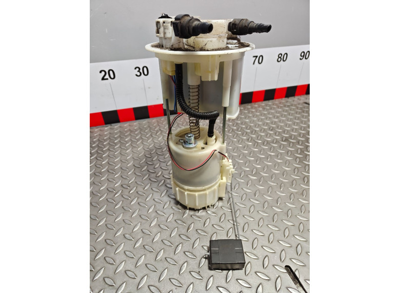 Насос топливный к Citroen C1, 2010г.