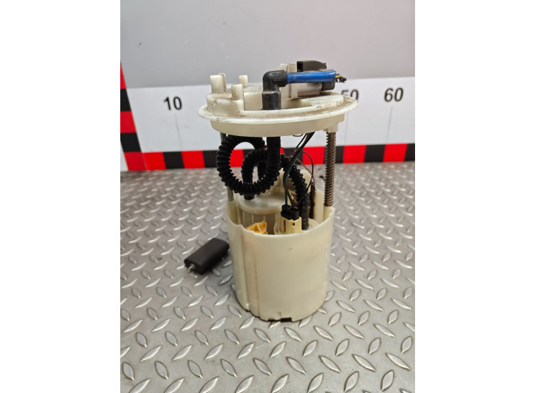 Насос топливный к Opel Corsa, 2010г.