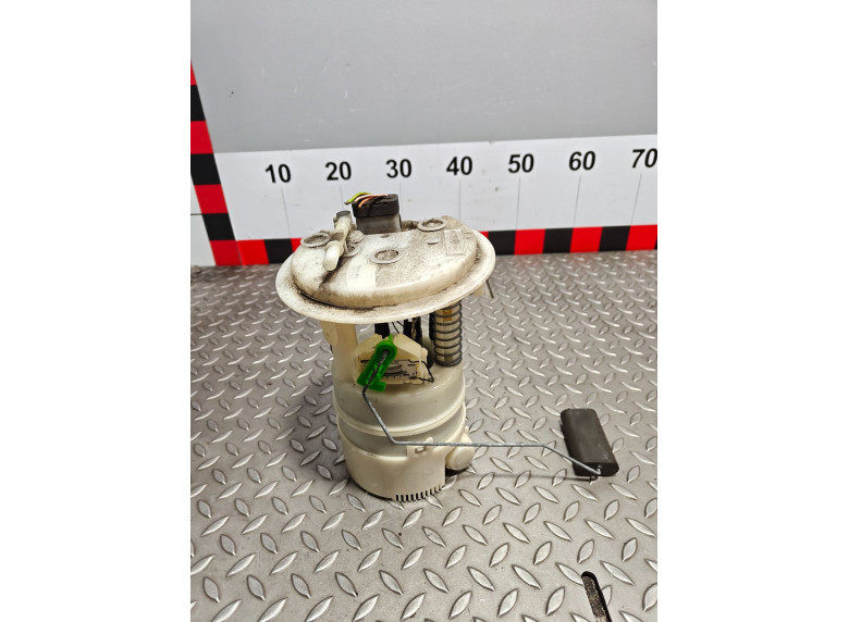 Насос топливный к Peugeot 308, 2007г.