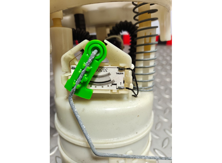 Насос топливный к Peugeot 308, 2007г.