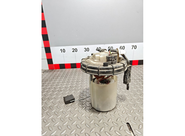 Насос топливный к Peugeot 5008, 2010г.