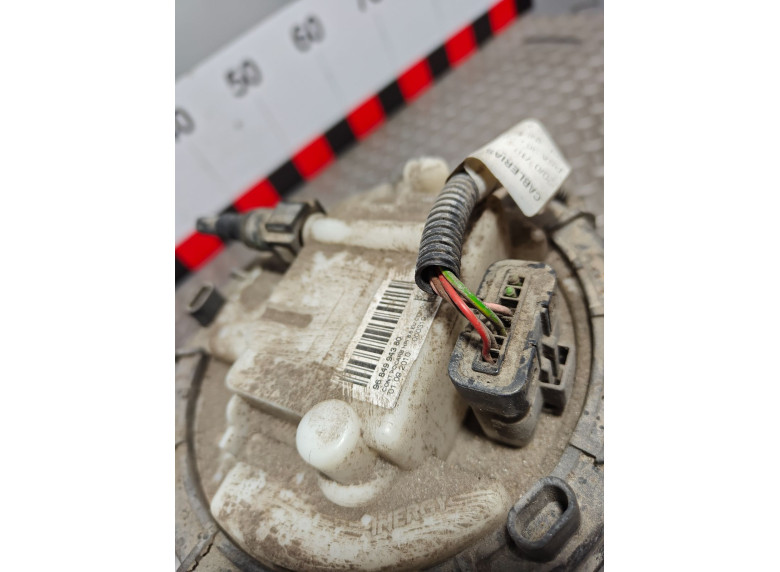 Насос топливный к Peugeot 5008, 2010г.