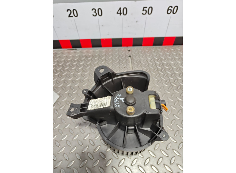 Моторчик печки к Opel Corsa, 2010г.