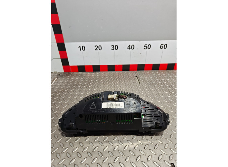 Щиток приборов (приборная панель) к Mercedes E W211, 2005г.