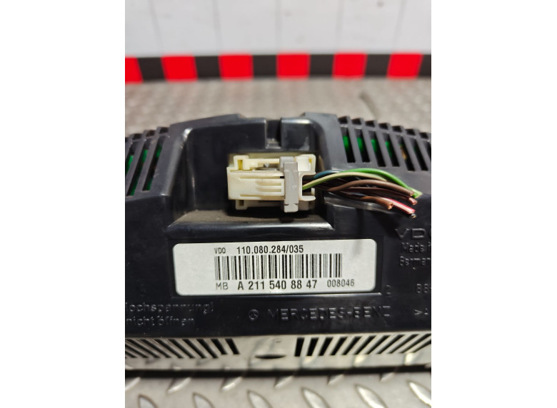 Щиток приборов (приборная панель) к Mercedes E W211, 2005г.