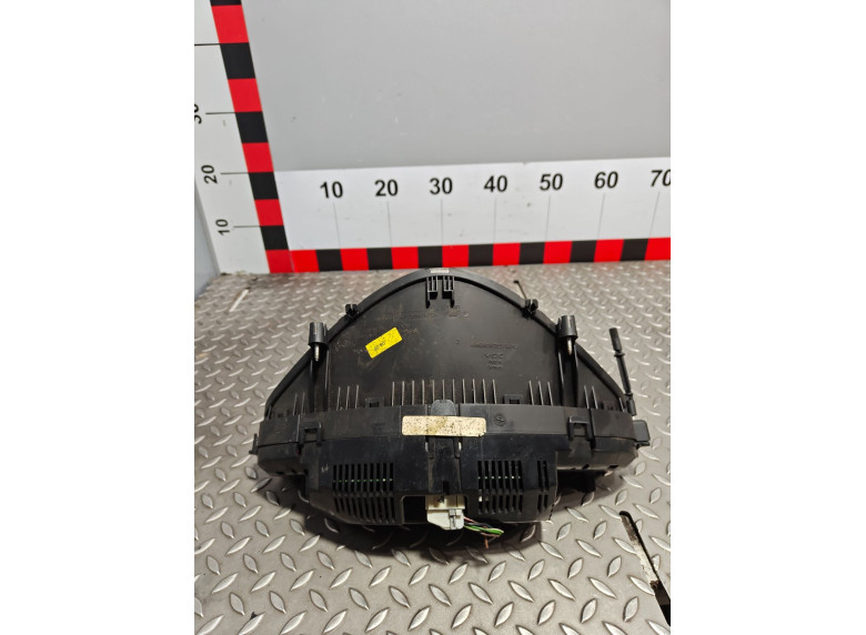 Щиток приборов (приборная панель) к Mercedes E W211, 2005г.