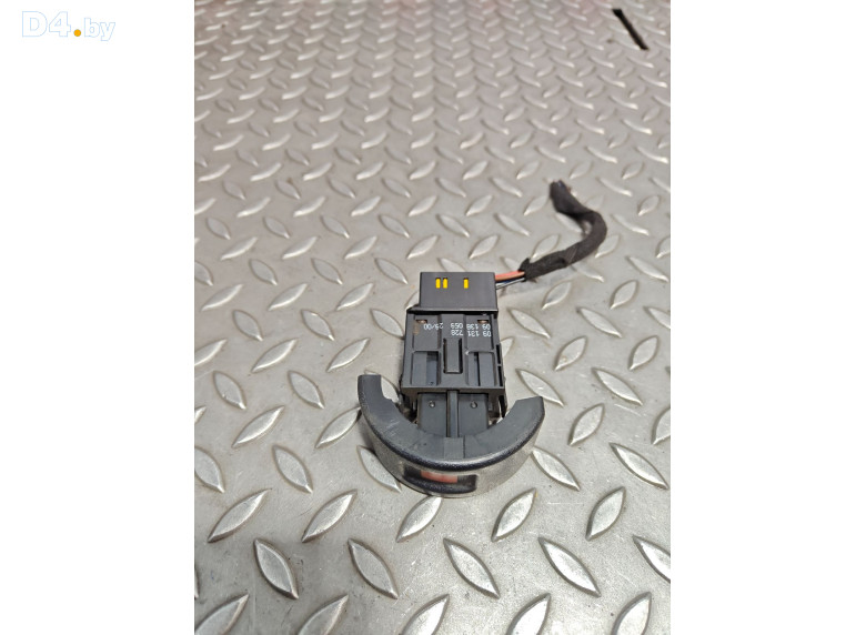 Кнопка аварийной сигнализации к Opel Astra 2003 г.