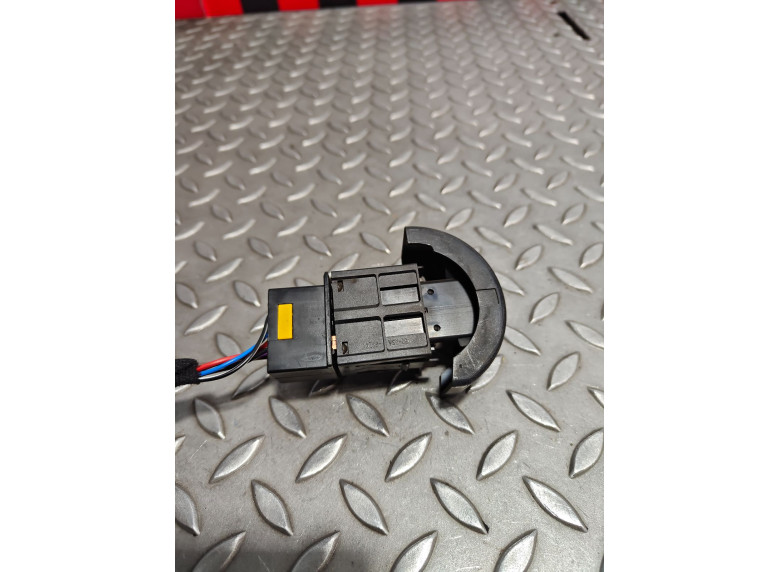 Кнопка аварийной сигнализации к Opel Astra, 2003г.